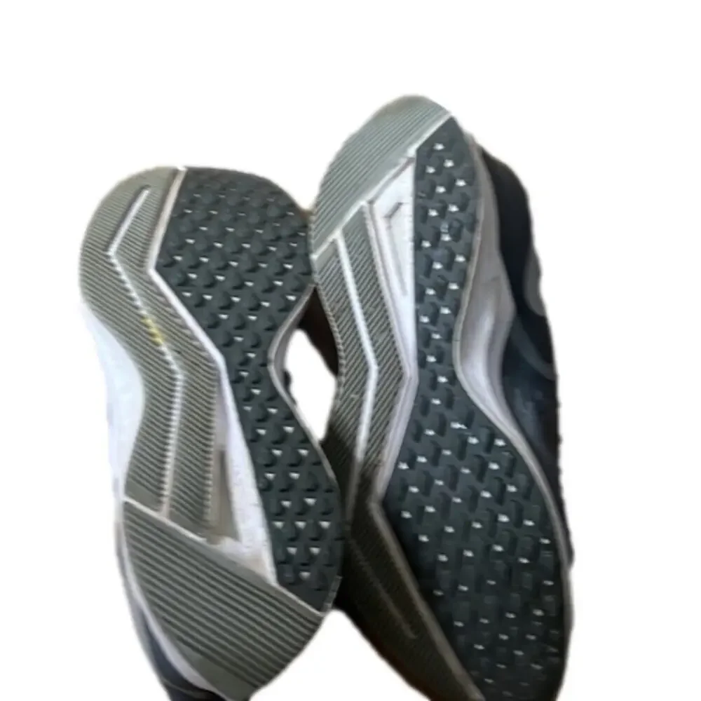 NIKE‎ ZOOM RUNNING HIKING WORKOUT SNEAKERS SIZE 9